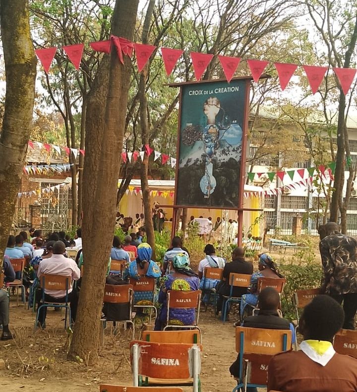 Photo prise lors de la célébration Eucharistique. Image de Jean-Baptiste Petemoya