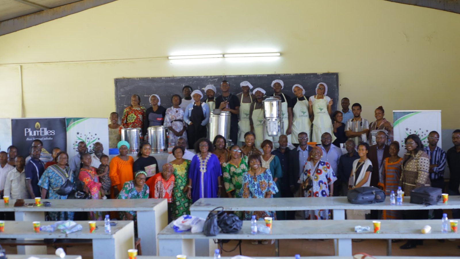 Photo exclusive : photo de famille des parties prenantes à la séance à la faculté d'agronomie et environnement de l'université de Lubumbashi